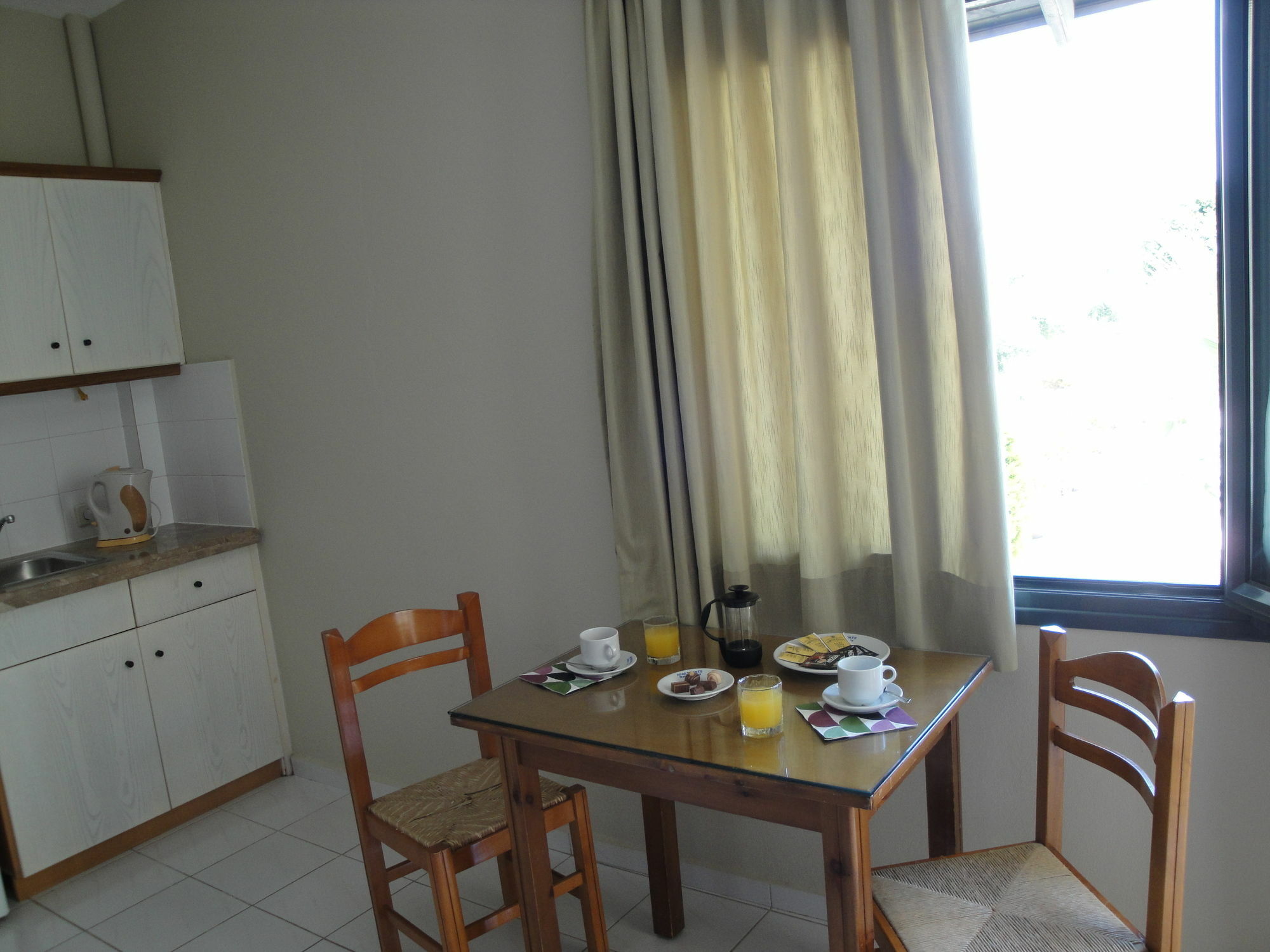 Nancy - Chara Apartments Karteros Zewnętrze zdjęcie